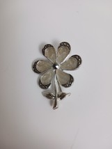 Vintage White Swirl Enamel and Black Stone on Silver Tone Flower Brooch ... - $151.63 MXN