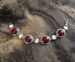 Lia Sophia Red Jasper Cabochon MOP Silver Tone 7” Bracelet - £12.69 GBP