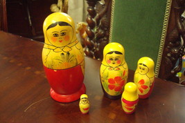 Nesting 5 dolls 5 1/2&quot; tall main doll, marked made in Russia ORIGINAL - £37.18 GBP