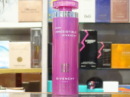 Givenchy Very Irresistible - Iridscent Shower Gel 200ml Gel pour le Bain  - $76.00