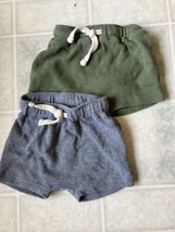 2 pair Old Navy 0-3 month gray &amp; olive waffle weave baby shorts new without tags - $14.95