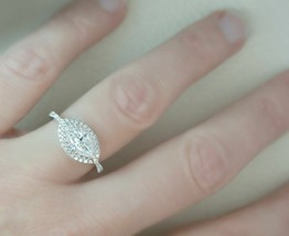 1.3ct Marquesita Imitación Diamante Halo Pedida Anillo 14k Bañado en Oro Blanco - £76.22 GBP