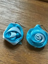 Estate Large Blue &amp; White Nylon Fabric Dimensional Flower Dangle Earrings for Pi - £8.27 GBP
