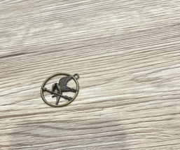 The Hunger Games Movie Mocking Jay Pendant Approx 1 Inch around - £14.89 GBP