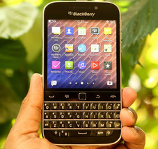 BlackBerry Q20 Classico Nero 2gb RAM 16gb ROM 3.5 Schermo Sbloccato LTE - £174.62 GBP