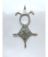 Tuareg Cross Pendant – Handmade Silver Tribal Berber Amulet from Morocco - €47,36 EUR Tuareg Cross Pendant – Handmade Silver Tribal Berber Amulet from Morocco - €47,36 EUR