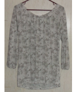 NWT WOMENS GAP IVORY W/ GRAY FLORAL PEASANT STYLE KNIT TOP  SIZE L - $463.11 MXN