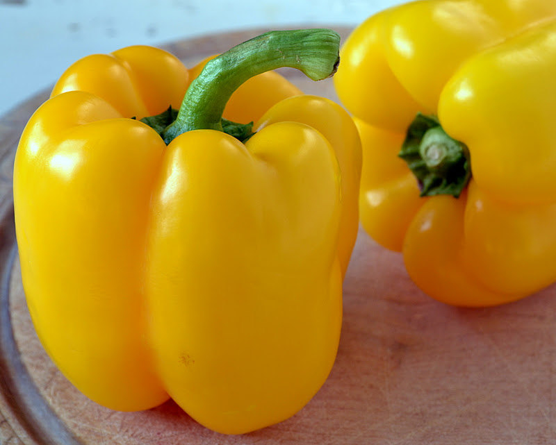 1/2 Oz Yellow Bell Pepper Seeds Golden California Wonder Pepper 2000Ct N... - $39.50