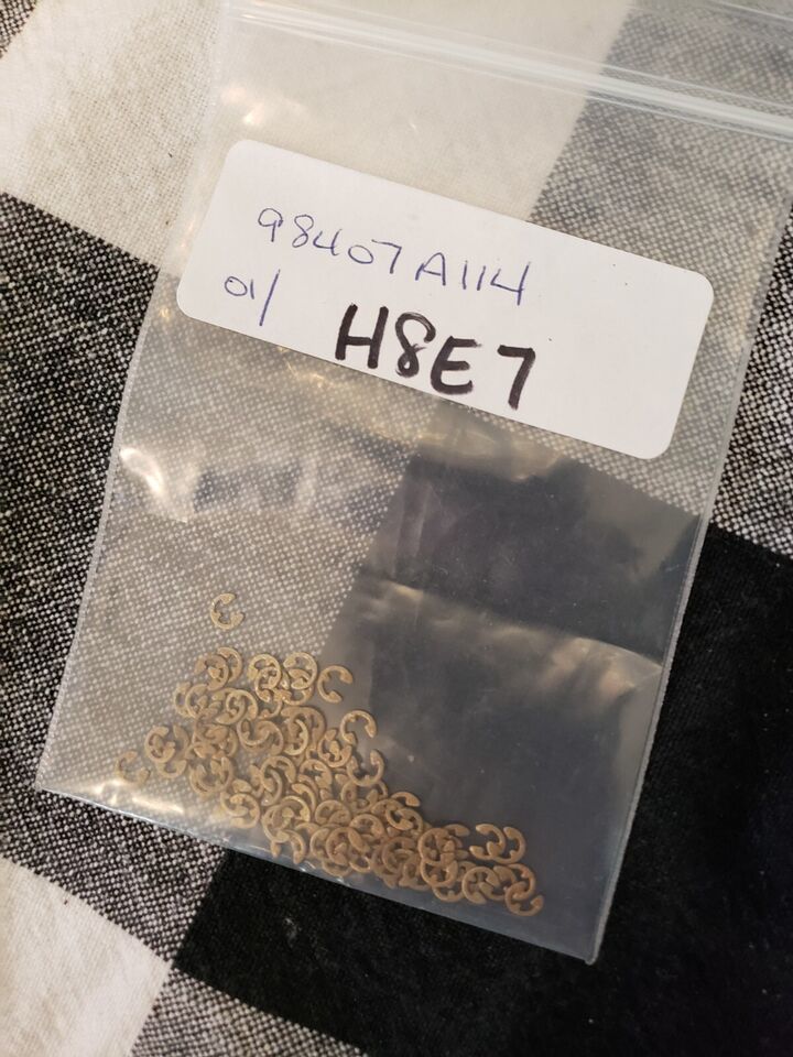 NEW LOT of 80 External Miniature Retaining Ring .094 Round  # 98407A114 - $22.79