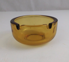 Vintage 1950&#39;s Amber Yellowish Brown 2&quot; x 3.75&quot; Thick Heavy Glass Ashtray - £10.84 GBP