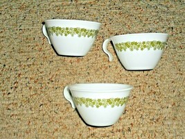 Corelle Corning Hook Handle Tea Coffee Cups Green Spring Blossom Daisies - £15.00 GBP