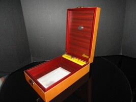 Michel Perrenoud Leather Travel Humidor 20 ct 10.5" L x 7.25"W x 3.25" H image 4