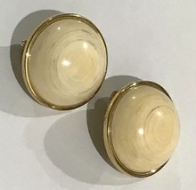 Vintage Monet Marbled Lucite Gold Plated Lux Clip On Runway Earrings - £50.81 GBP