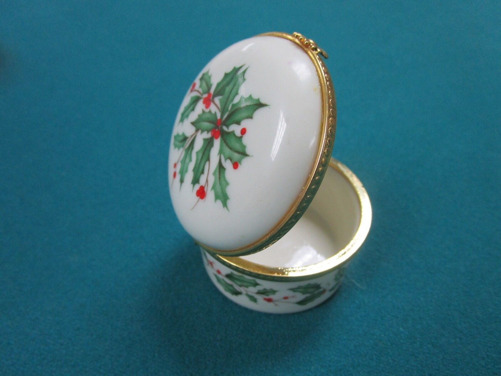 LENOX PILL BOX TRINKET FLORAL BRASS RIM, 1 1/2 X 2 1/2", [*ZS] - $14.85