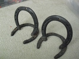 Unique Set of Antique Cast Iron Horseshoe Bookends 5 3/4&quot; Tall - £77.57 GBP