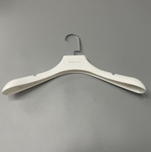 ORTRVYQ Coat Hangers Plastic Extra Wide Suit Hangers Notched Shoulders Hooks - £8.71 GBP