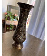 brass etched 2-tone etched vase - $794.80 MXN
