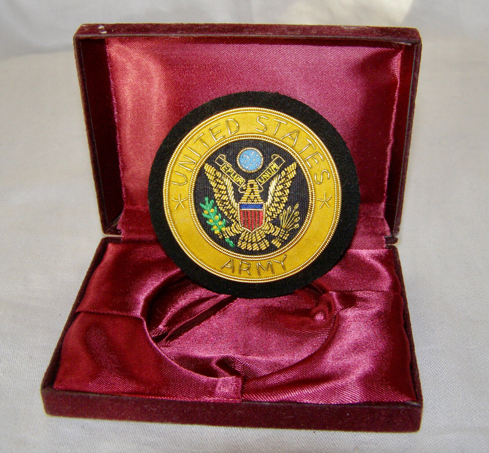VINTAGE UNITED STATES ARMY LARGE EMBROIDERED REMOVABLE INSIGNIA BADGE/PA... - $4.95