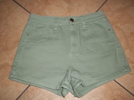 womens shorts refuge size 2 nwot light green - $39.00