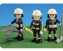 New Playmobil 7714 Firefighters Fireman 3 figures With Tools - £4.95 GBP