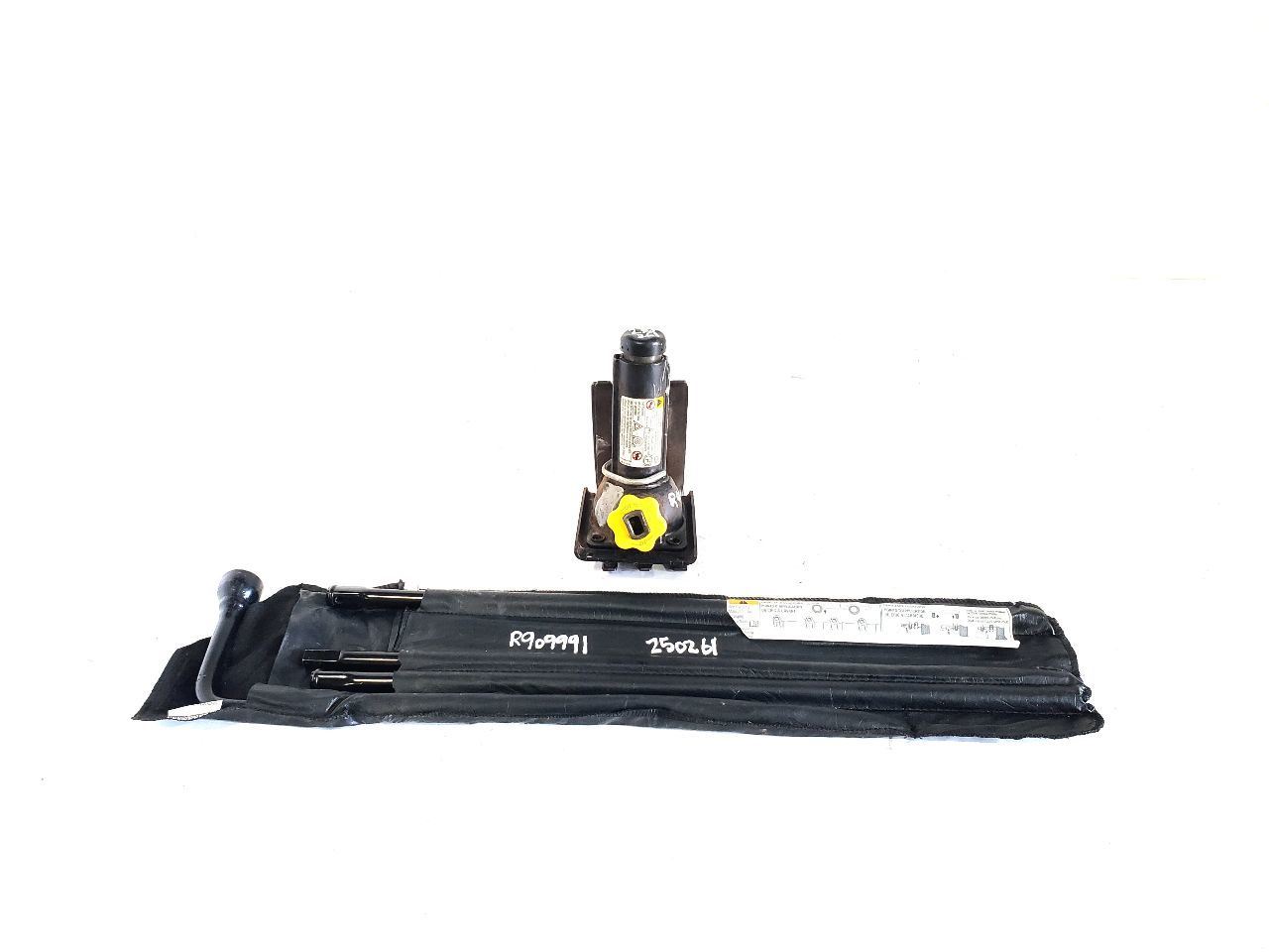 2011 Chevrolet Silverado 1500 OEM Jack And Tool Kit  - $171.79 CAD