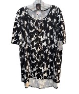 NWT LuLaRoe XL Black &amp; White Geometric Print Irma Oversized Tunic - $32.66