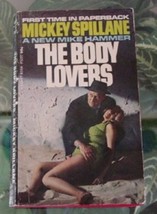 Mickey Spillane-Mike Hammer THE BODY LOVERS 1967 1st Signet Vintage Paperback - £23.43 GBP