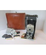 Vintage Polaroid Land Camera Model 150 Nice &amp; Clean! w/case &amp; accessories - $419.21 MXN