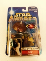 Star Wars Attack of the Clones Card Yoda Jedi Master Figure W Force Acti... - £9.37 GBP