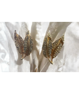 Vintage Floral Leaf Rhinestone Earrings Gold Tone Metal Crystal Clip On - $296.47 MXN