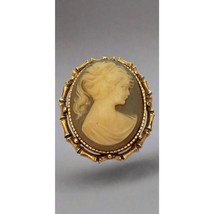 Vintage Style Gray Right Facing Oval Cameo - $364.88 MXN