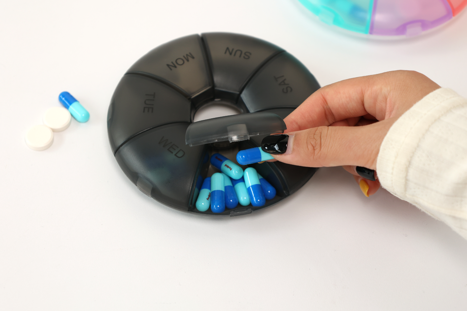 pill box weekly daily dispenser organizer holder tablet medicine jewlery... - $8.40