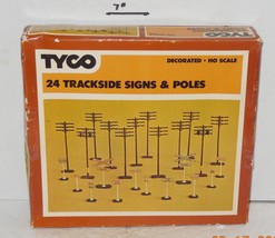 Vintage TYCO 24 Trackside Signs &amp; Poles HO Scale - $24.70