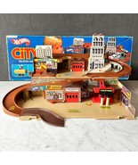 Vintage 1980 Mattel Hot Wheels City Sto &amp; Go Set Fold Up Carry Case-Orig... - $2,273.39 MXN