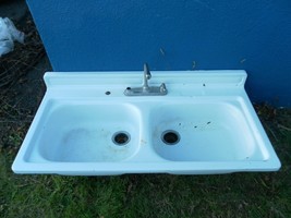 Vintage Porcelaine/Metal Sink 51108 Missing Handle, Rust. 48x24x18.5 - £780.10 GBP