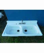 Vintage Porcelaine/Metal Sink 51108 Missing Handle, Rust. 48x24x18.5 - $18,817.25 MXN