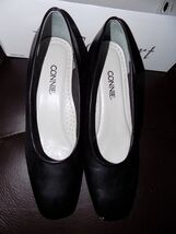 Connie Black Closed Toe Block Heels 2"  Leather Upper Size 7.5M Women's EUC - $27.90