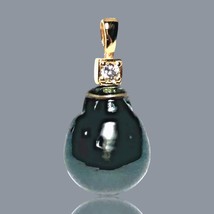 Oval 11.3 x 14.2mm Tahitian South Sea Natural Peacock Black Green Pearl Pendant - $84.14