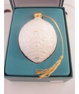 LENOX 1989 CHRISTMAS BALL ORNAMENT- NEW ORIGINAL BOX, excellent conditio... - $40.60 CAD