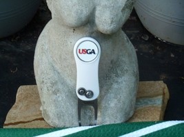 USGA White Ball Marker &amp; Divot Tool - Great Seller! Pitchfix White - $20.53