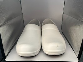 Crocs White Dual Comfort Shoe Womens Size 5 Professional Clog Closed Toe - £37.10 GBP