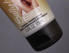 Sally Hansen Airbrush Sun Gradual Tanning Lotion  Medium to Tan (new sea... - $12.79