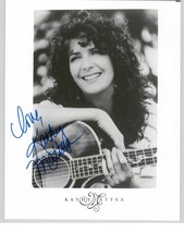 Kathy Mattea Signed Autographed Glossy 8x10 Photo - £31.41 GBP