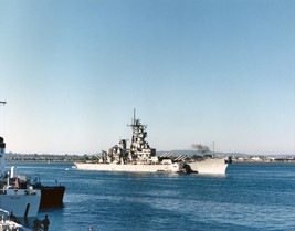 USS Missouri BB-63 battleship docks at NAS North Island Photo Print - £7.01 GBP