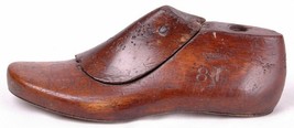 Antique Wood Shoe Form Mounted Industrial Design Display Cobbler-Size 6-... - $51.17 CAD
