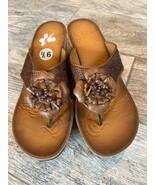 NWOT Clarks Sandals 9.5 Mimmey Claire Raffia Cork Wedge Heels Shoes Thongs - $669.63 MXN