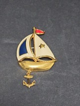 Avon Vtg Enamel Sailboat Pin Brooch Gold Tone Anchor Nautical Red Blue Star - $188.59 MXN