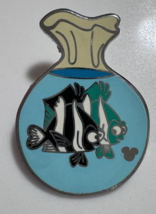 Disney Finding Nemo Deb &amp; Flo In A Fish Bag Cast Lanyard Pin 2005 - £13.29 GBP