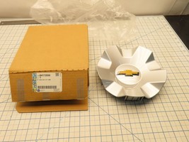 GM 84172850 Wheel Cover Center Hub Cap Gold Bowtie Chevrolet - $38.68