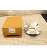 GM 84172850 Wheel Cover Center Hub Cap Gold Bowtie Chevrolet - $736.44 MXN